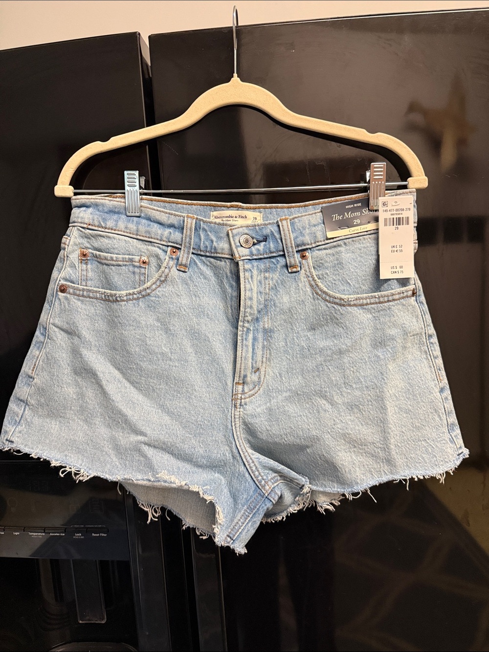 Abercrombie & Fitch Light Wash High-Rise Denim Mom Shorts NWT
